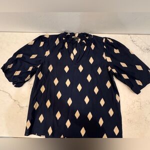 Ann Taylor Women's Petite XSP navy diamond print V-neck w/ 3/4 balloon sleeves.